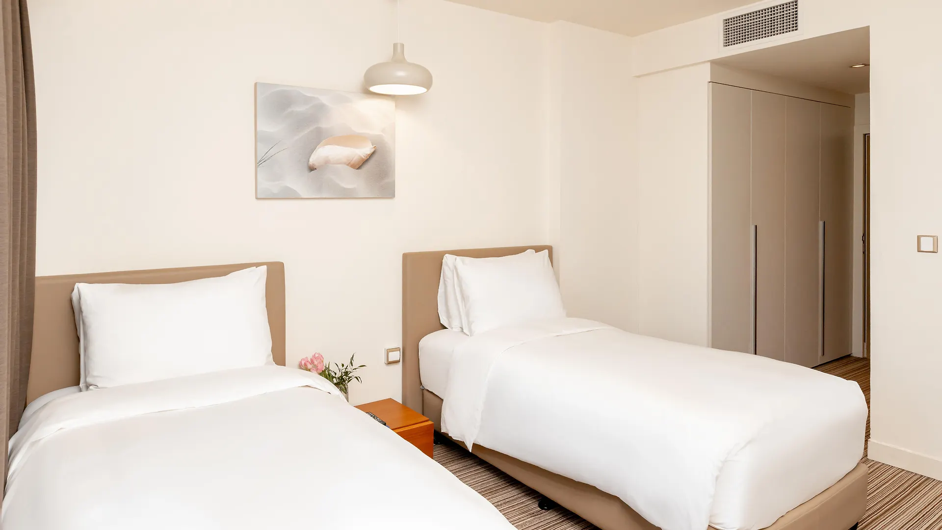 Radisson Blu Residence, Dubai Marina 5*,