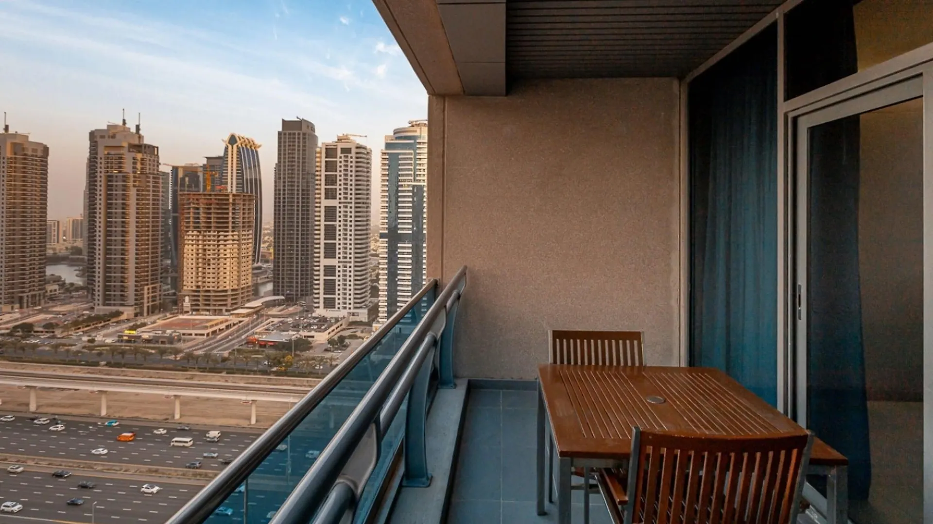 Radisson Blu Residence, Dubai Marina 5*,